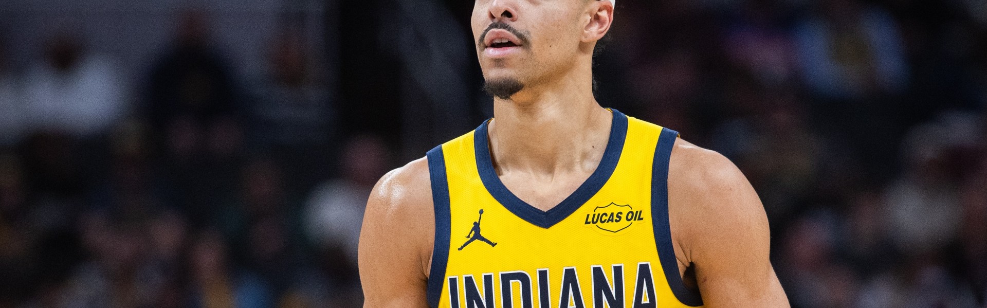 开云体育APP-差点晃倒！内姆哈德撤步晃出普理查德两米远命中三分球