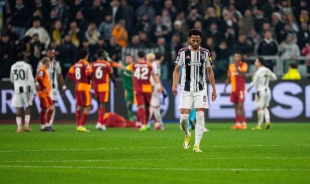 开云体育入口-【欧冠】十人尤文悲壮出局，斯帕莱蒂消失，高管盛赞